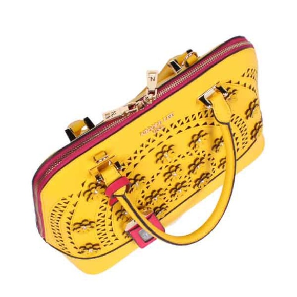 Elegant Flower Style - Picture 2 of 8